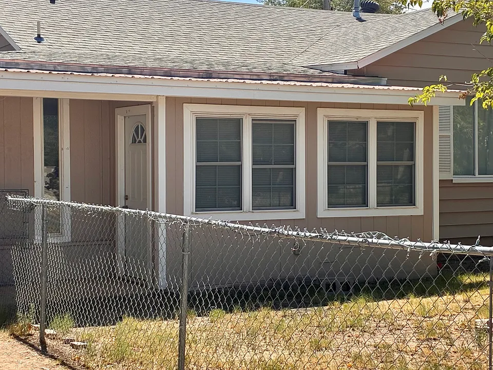 804 W Deming St