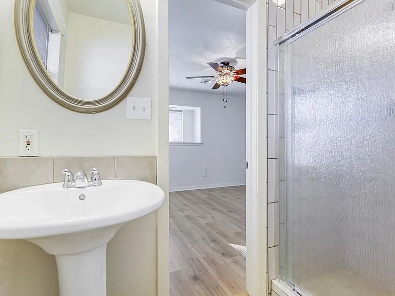 3811 Bennett Dr — Photo 16