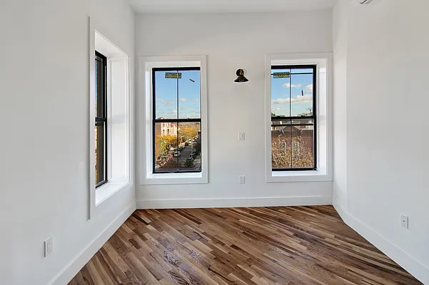 Rented by Coroi Corp | media 7