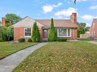 463 Lexington Rd, Grosse Pointe Farms, MI 48236