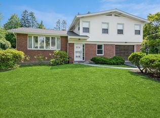 4 Balmoral Cres, White Plains, NY 10607