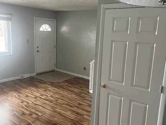 5th image of 23673 Banbury Cir APT 9