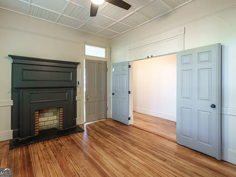 243 Boulevard #B — Photo 11