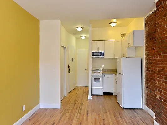 Rented by Cooper & Cooper Real Estate | media 23