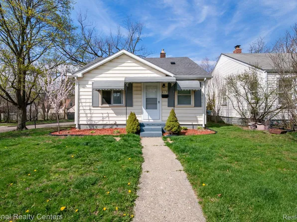 615 Lenox Ave, Pontiac, MI 48340