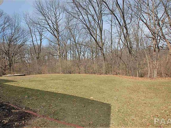 5th image of 3141 W War Memorial Dr