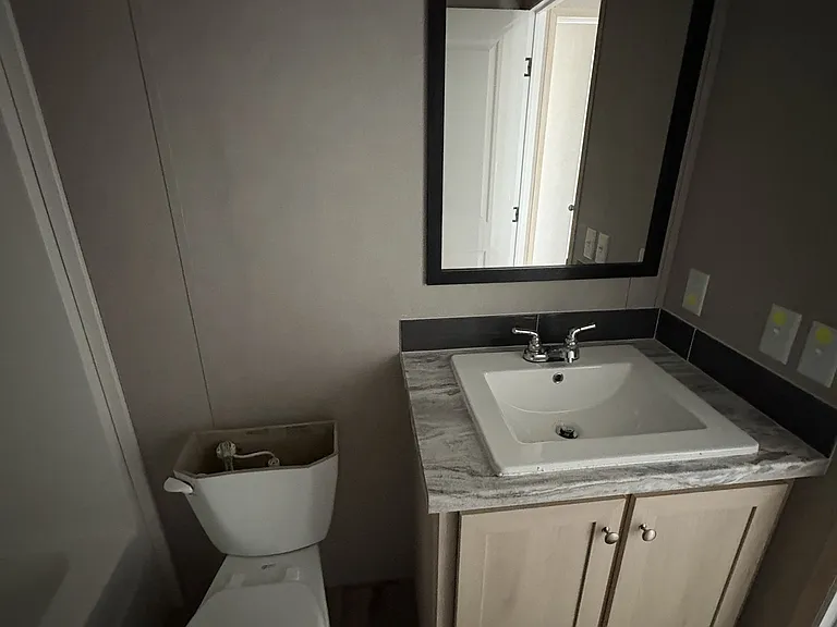 507 Mercedes St — Photo 13