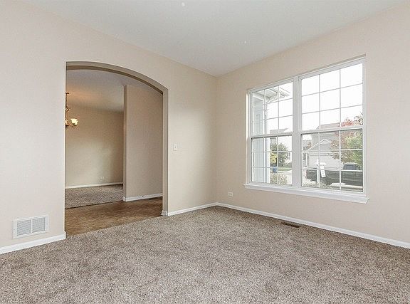 4th image of 1737 Newport Ln