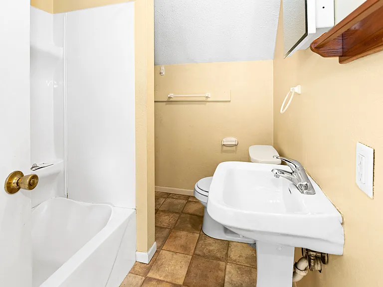 315 N 14th Ave E #1 — Photo 23