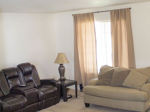 3rd image of 7814 Snoqualmie Dr