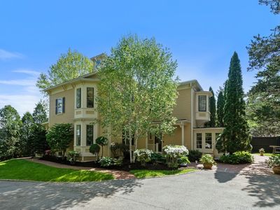 7 Crescent St, Wellesley, MA, 02481