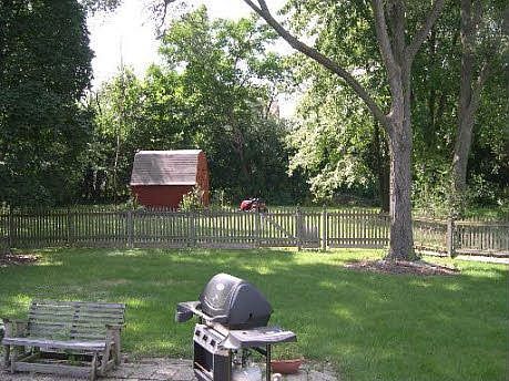 Fabulous deep Back Yard