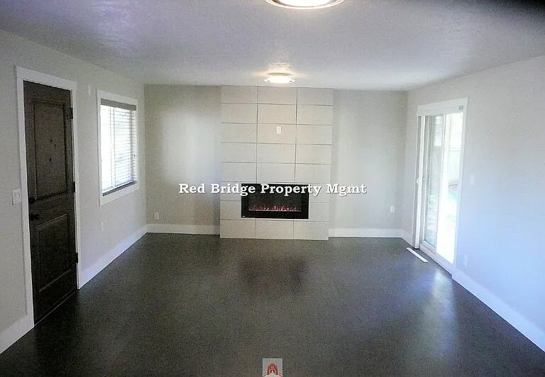 5585 SE 128th Ave — Photo 4