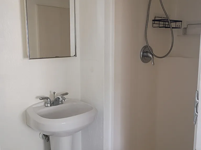 611 Ora St #4 — Photo 10
