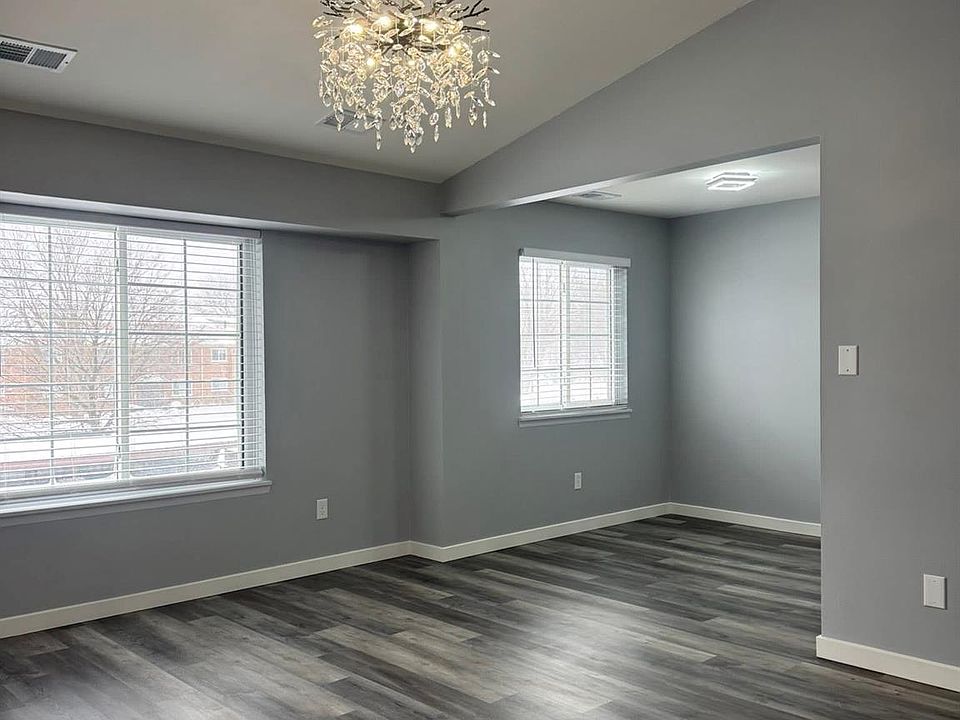 1st image of 31844 Kelly Rd #4