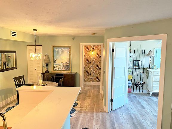 4th image of 120 Yacht Club 108 Way #108