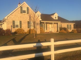 911 Peters Rd, New Holland, PA 17557