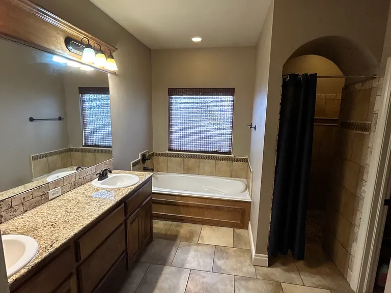 7707 SW Bradley Ct — Photo 4