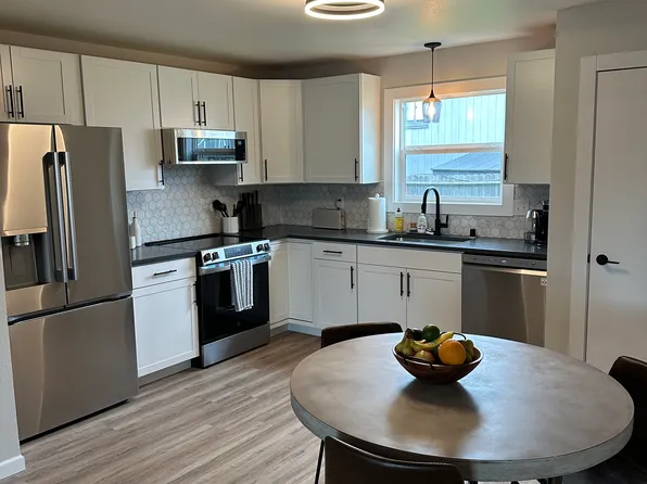 1801 Lore Rd APT 1, Anchorage, AK 99507