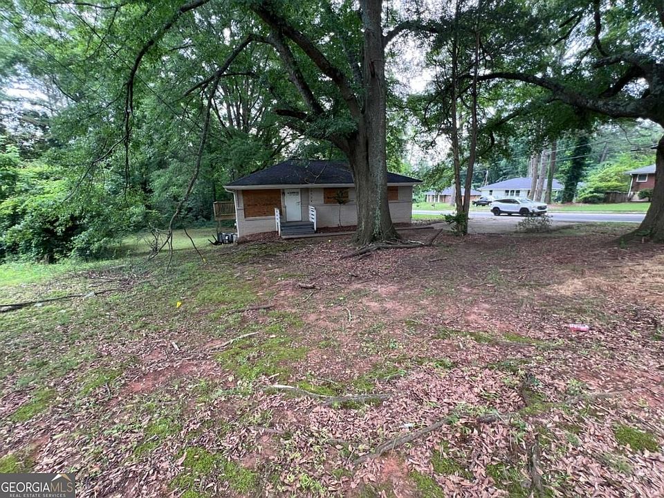 1st image of 2004 Shamrock Dr