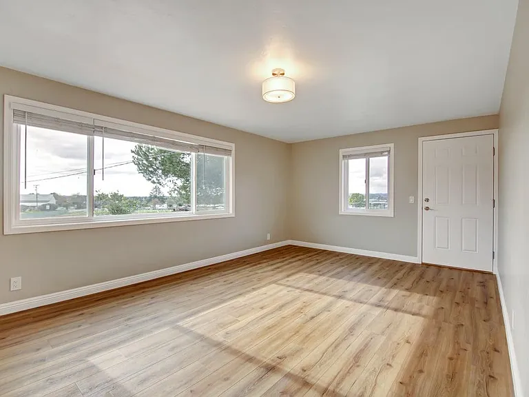 125 Hecker Pass Rd — Photo 16
