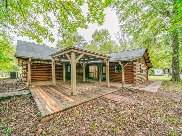 132 Pinewood Ln, Huntsville, TX 77340