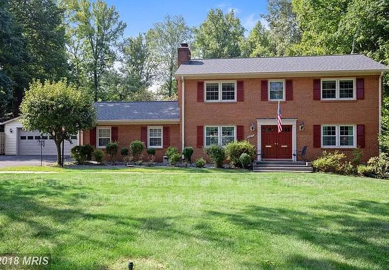 4417 Neptune Dr — Photo 1