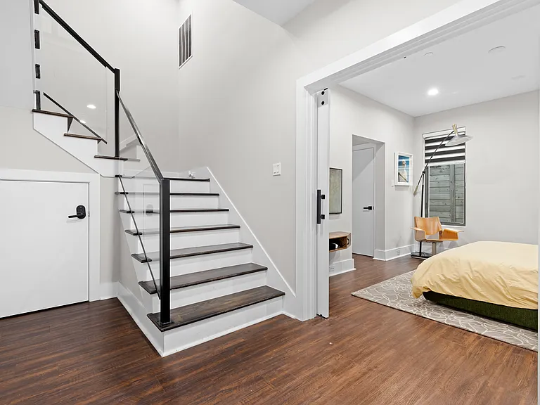1522 Malone St — Photo 4