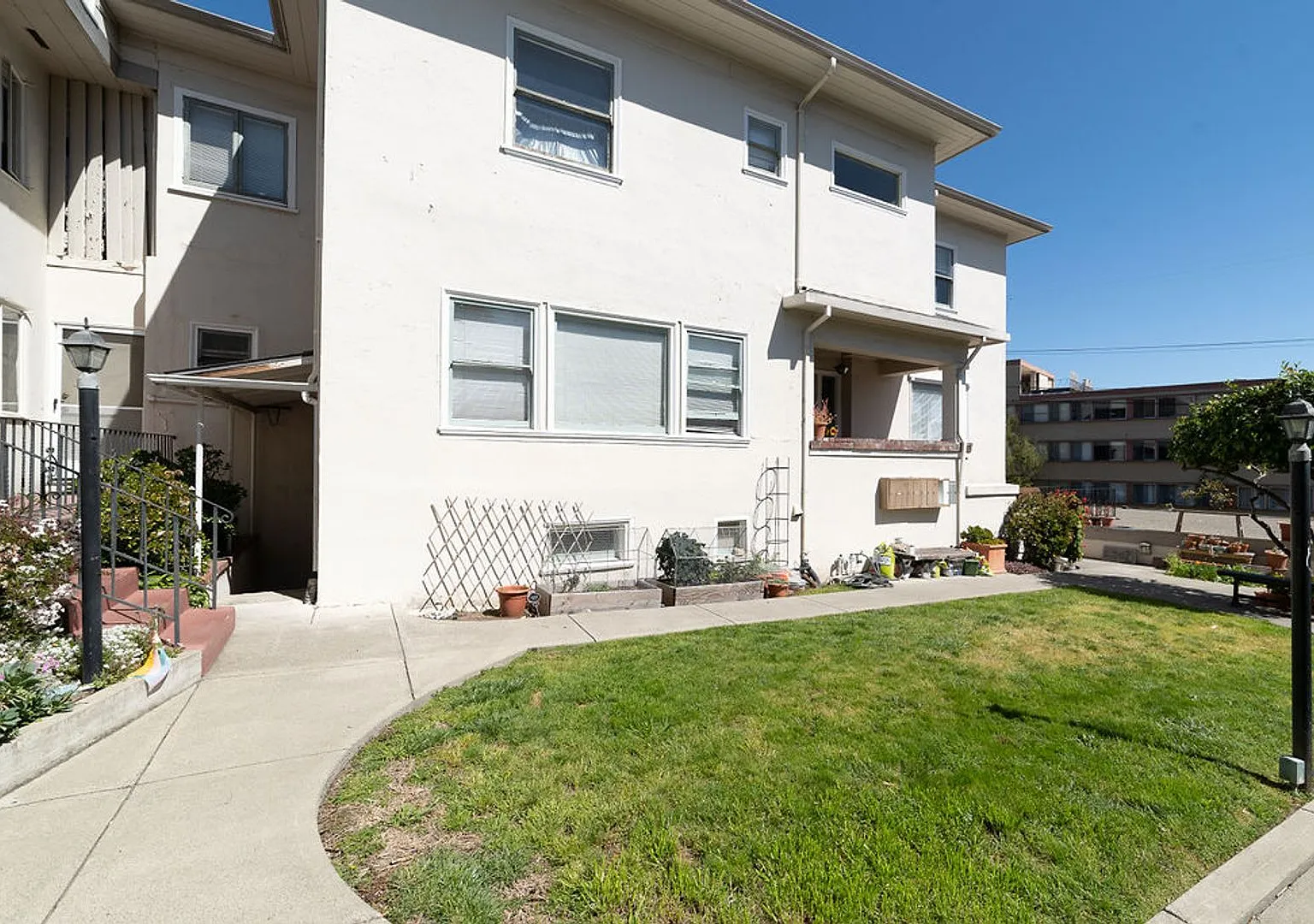 395 Palm — Photo 4