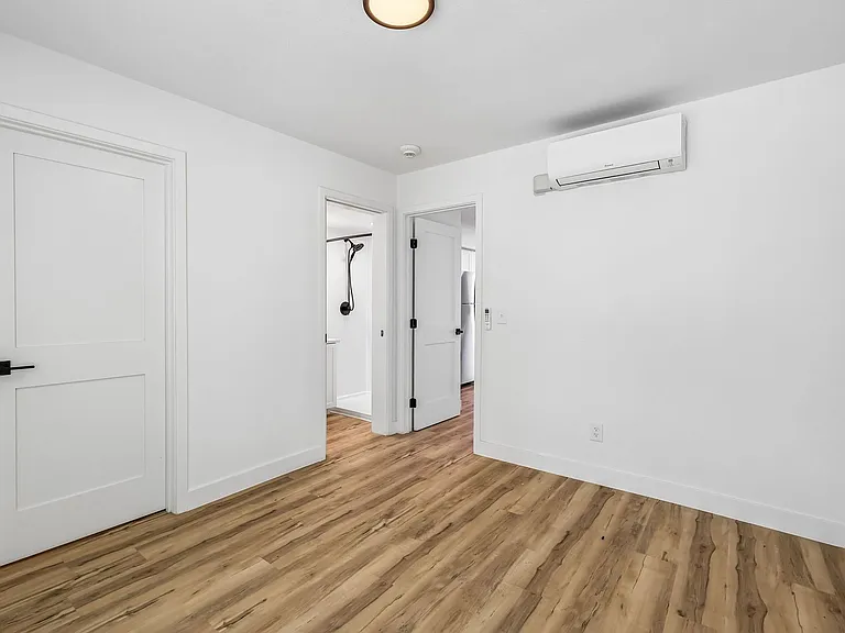 The Crest |NEWLY Renovated Studios, Lofts, 1, 2 & 3 Bedroom Homes Near the Beach — Photo 45