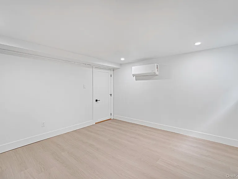 2386 New York Ave #2 — Photo 7