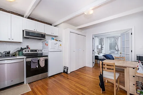 4 Wigglesworth St Photo 1
