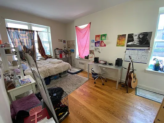Rented by Mdays Realty | media 27
