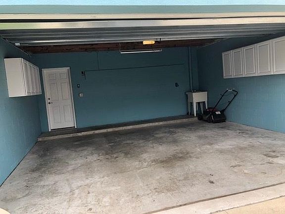 2 Car with Utility Sink