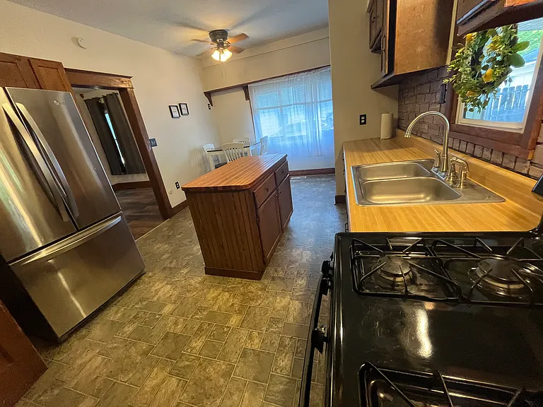 1005 Summer St — Photo 14