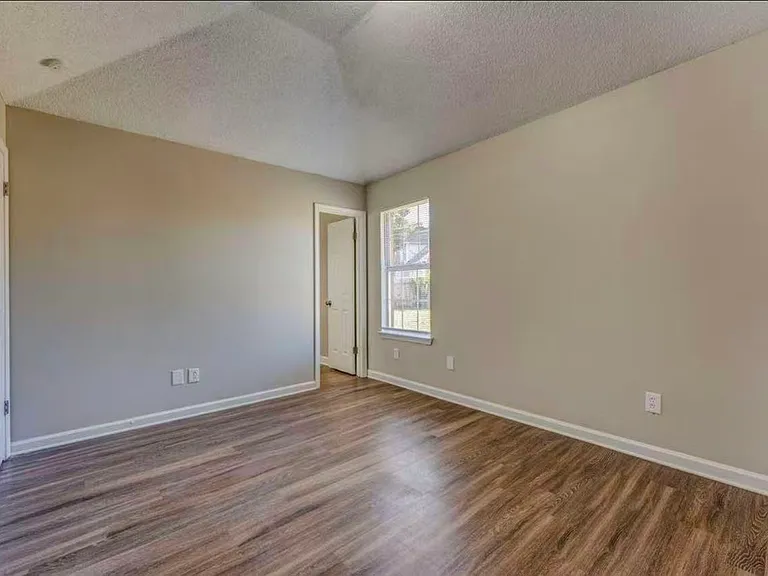 5540 Angelace Dr S — Photo 16