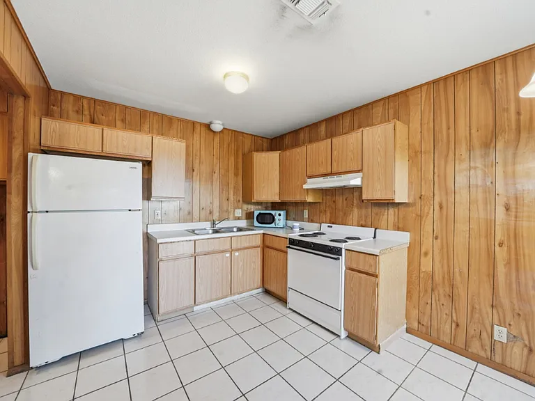 1407 Ford St #8 — Photo 7