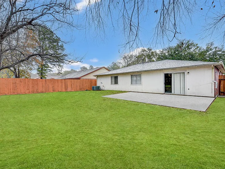 7815 Barnhill Dr — Photo 37