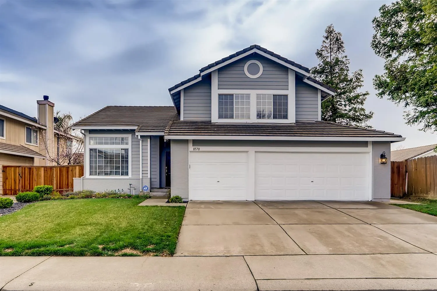 8570 Traynor Way photo 1