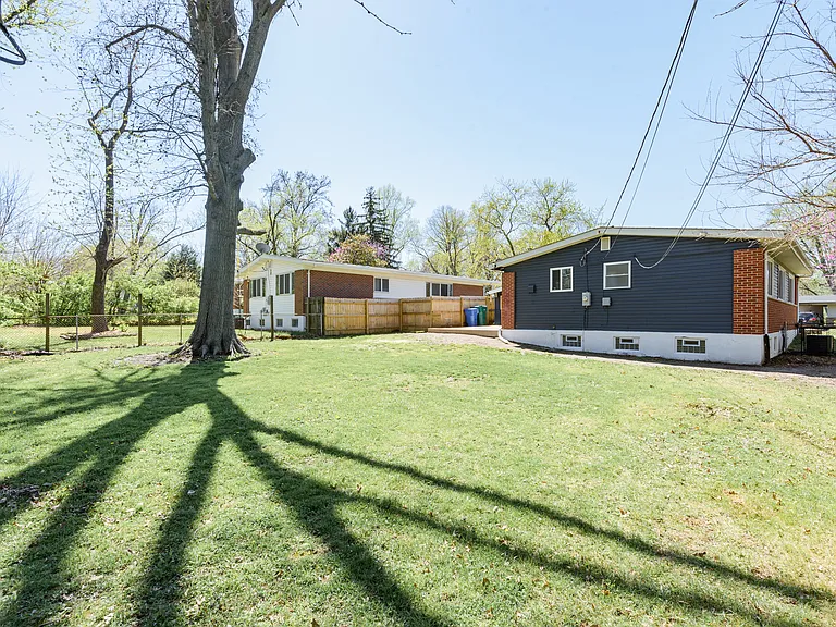 720 Jamaica Pl — Photo 24