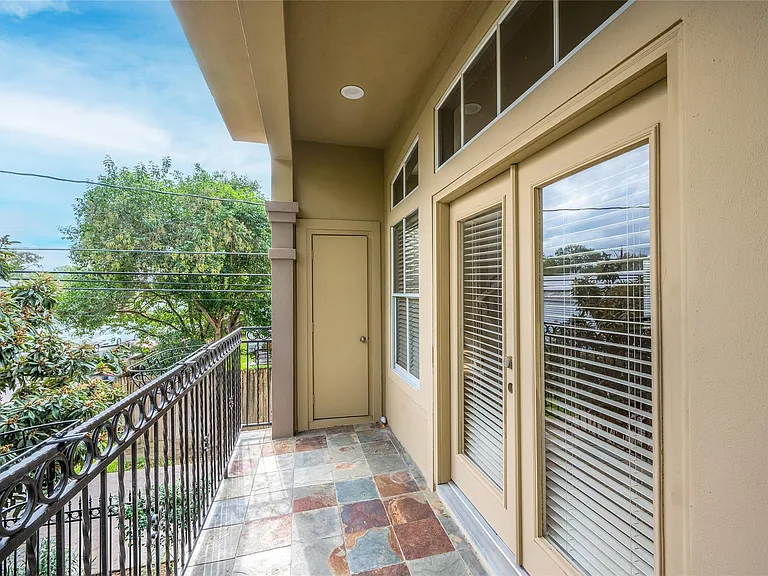 315 Sandman St — Photo 41