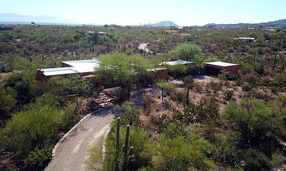 1st image of 2950 N Camino De Oeste