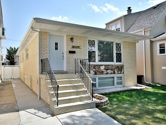 2nd image of 3717 N Newcastle Ave