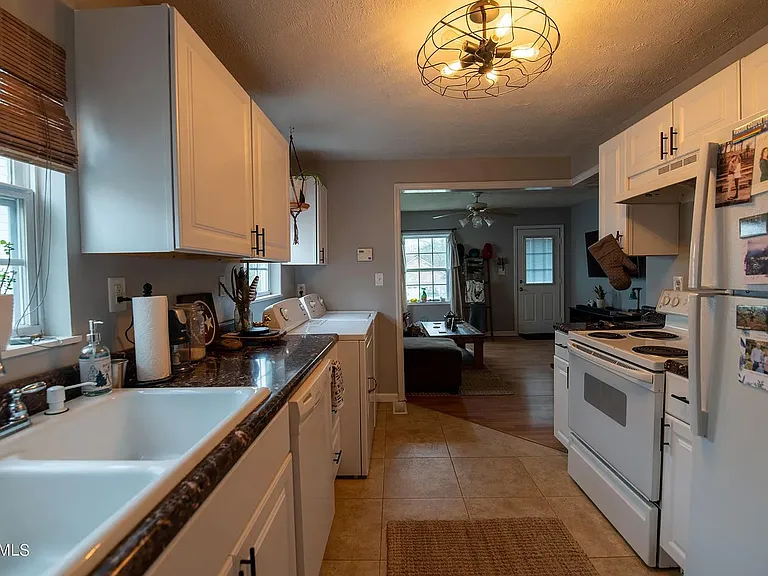 1133 Fair Dr — Photo 10