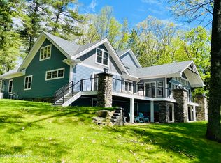 58 Ledge Dr, Lakeville, PA 18438