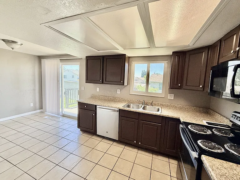 1247 N 700 W — Photo 5