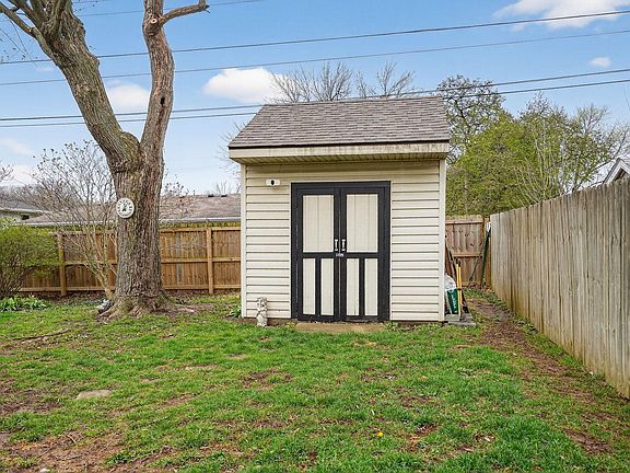 4th image of 2524 Whitehall Dr