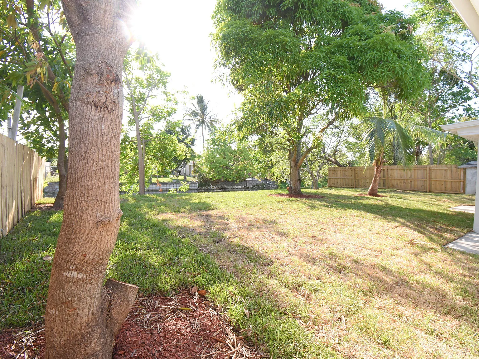 4 bed, 2.0 bath, 1607 sqft, $3,300 — Photo 2
