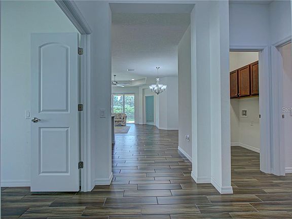 3rd image of 6913 Vista Bella Dr