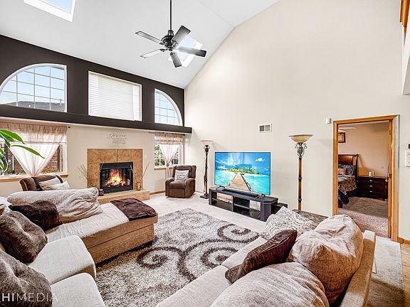 3rd image of 20157 Providence Ln